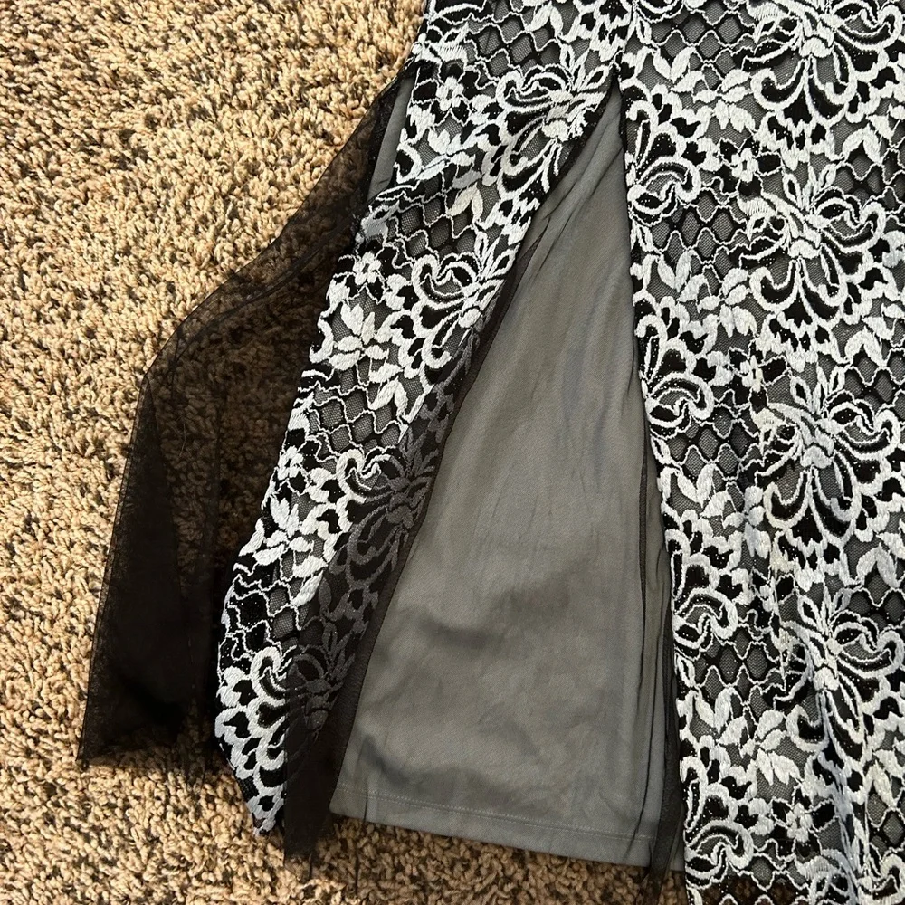 Candalite women’s formal dress. Size M.